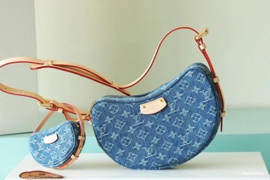 Cheap Croissant MM LOUIS VUITTON 0812